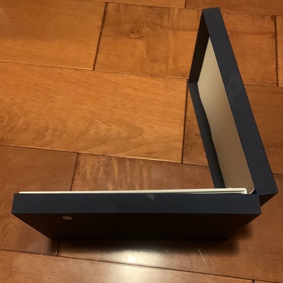 Imperial Pearls Necklace Box - Picture 4 of 6